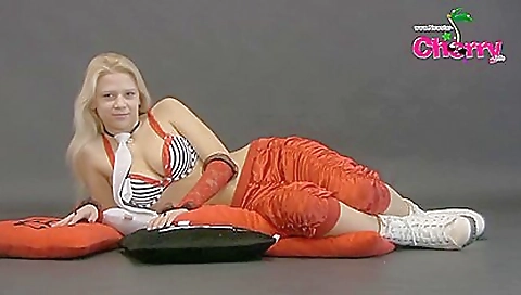 Maria, alex are cheeksn stroking in shift