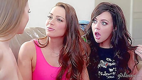 Asian hottie gets a creampie