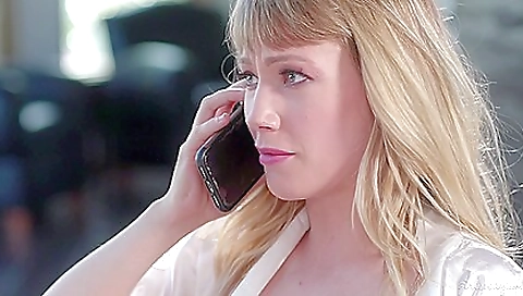 Sexy blonde's sexy feet with her waterfallsed smell pussy